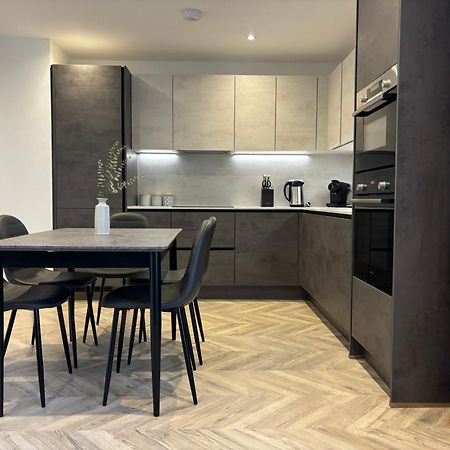 Manchester Apt, Free Parking, Business, Couples & Families Eksteriør billede