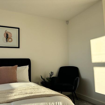 Manchester Apt, Free Parking, Business, Couples & Families Eksteriør billede