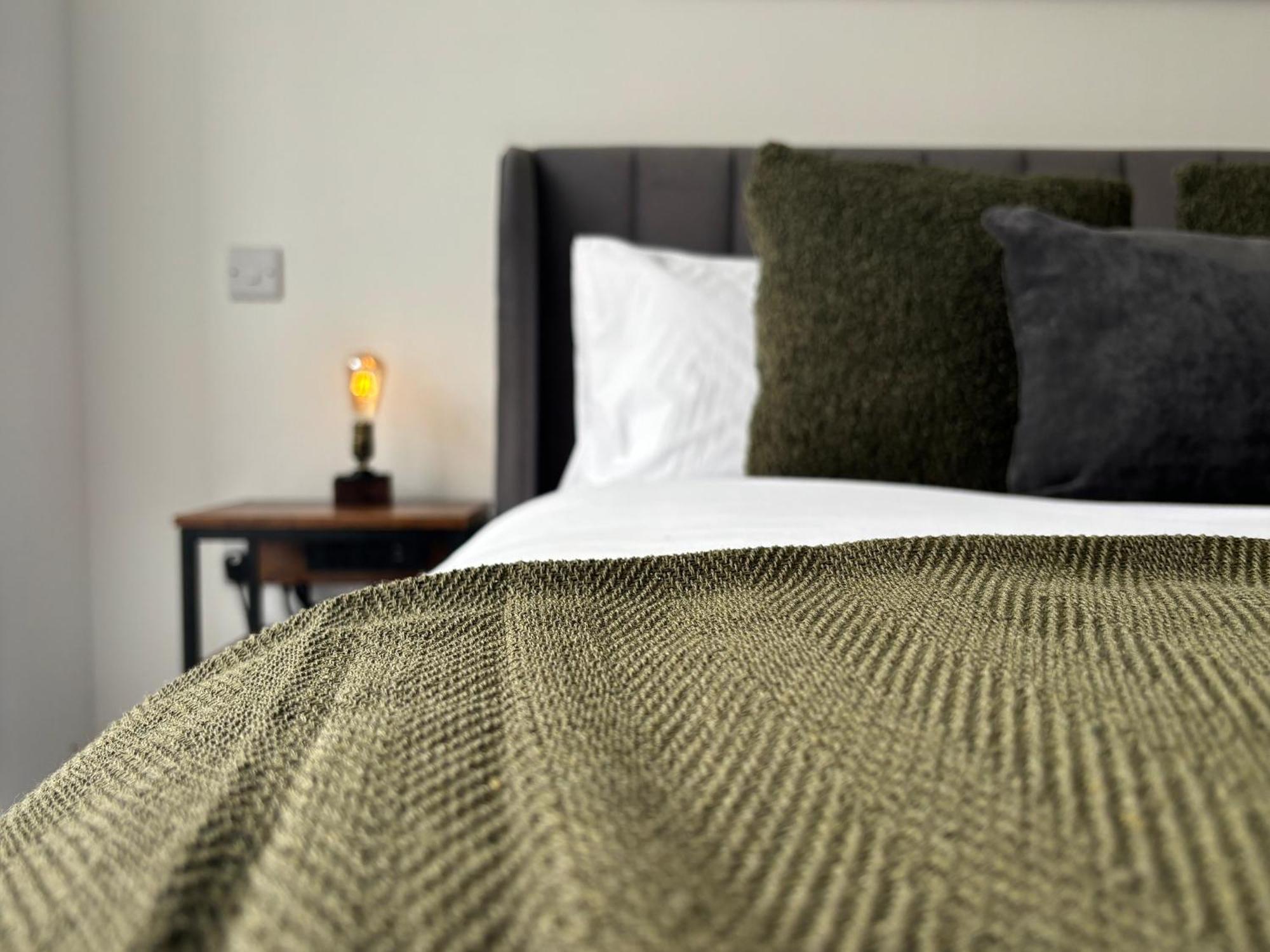 Manchester Apt, Free Parking, Business, Couples & Families Eksteriør billede