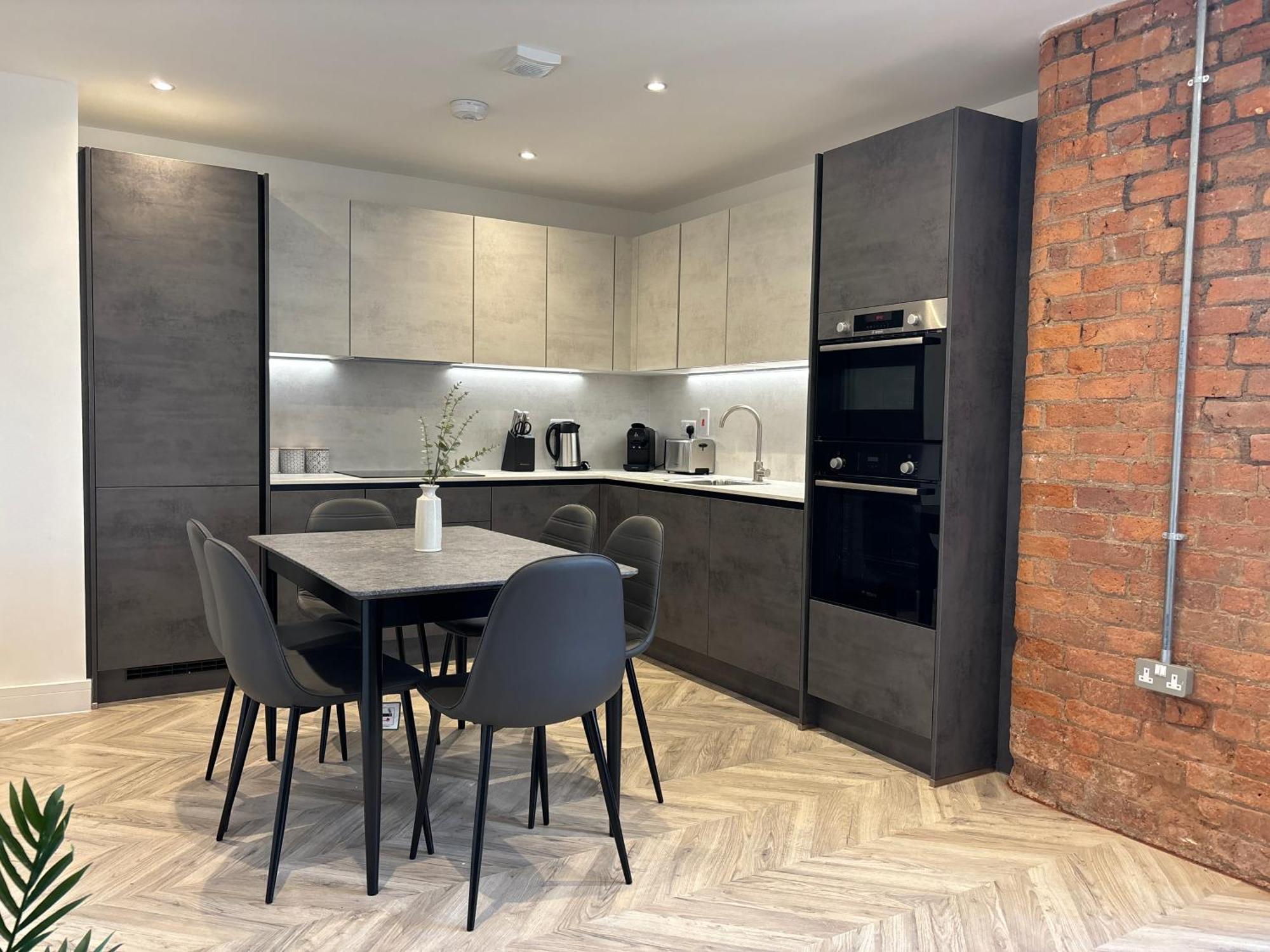 Manchester Apt, Free Parking, Business, Couples & Families Eksteriør billede