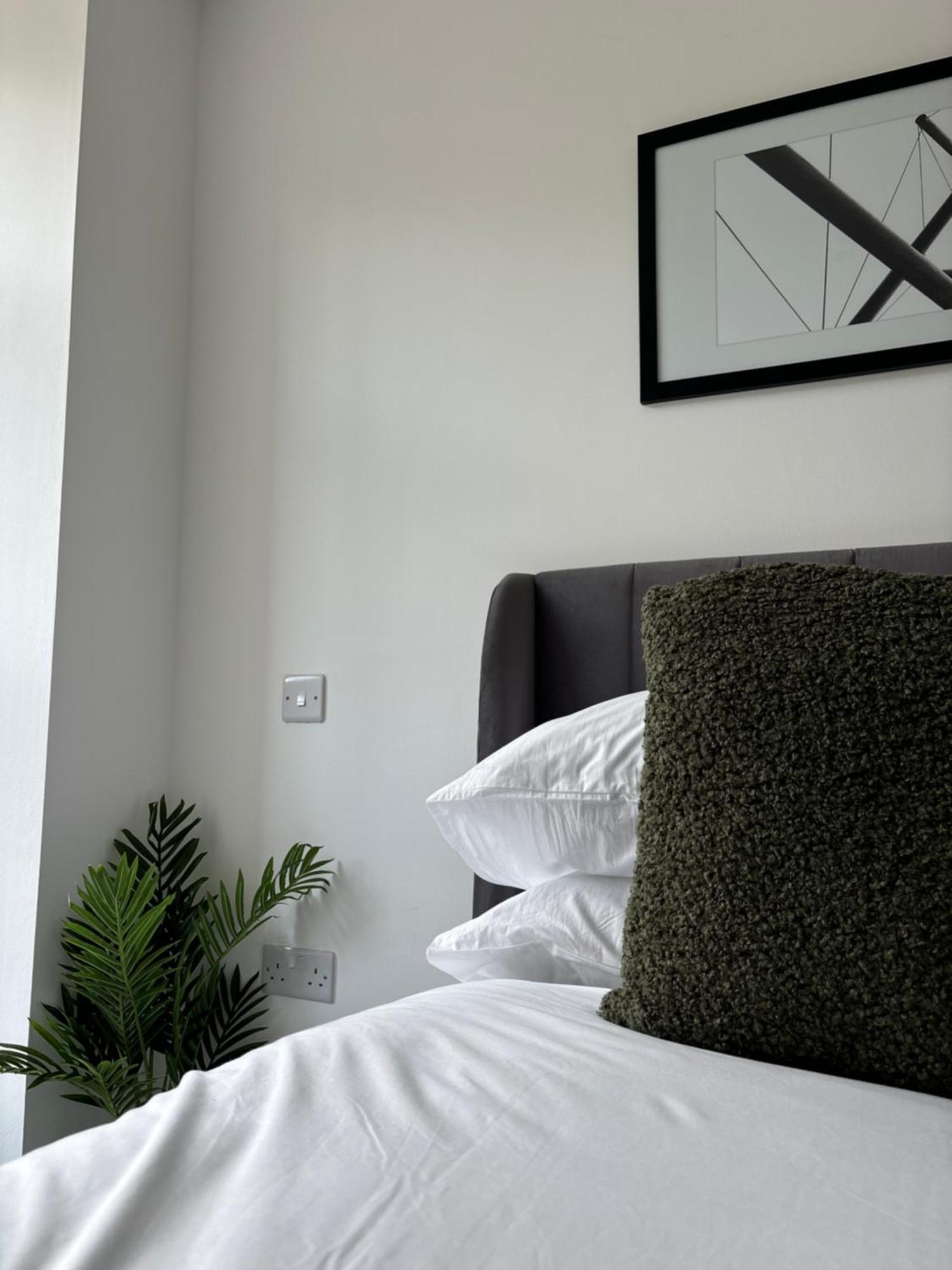 Manchester Apt, Free Parking, Business, Couples & Families Eksteriør billede