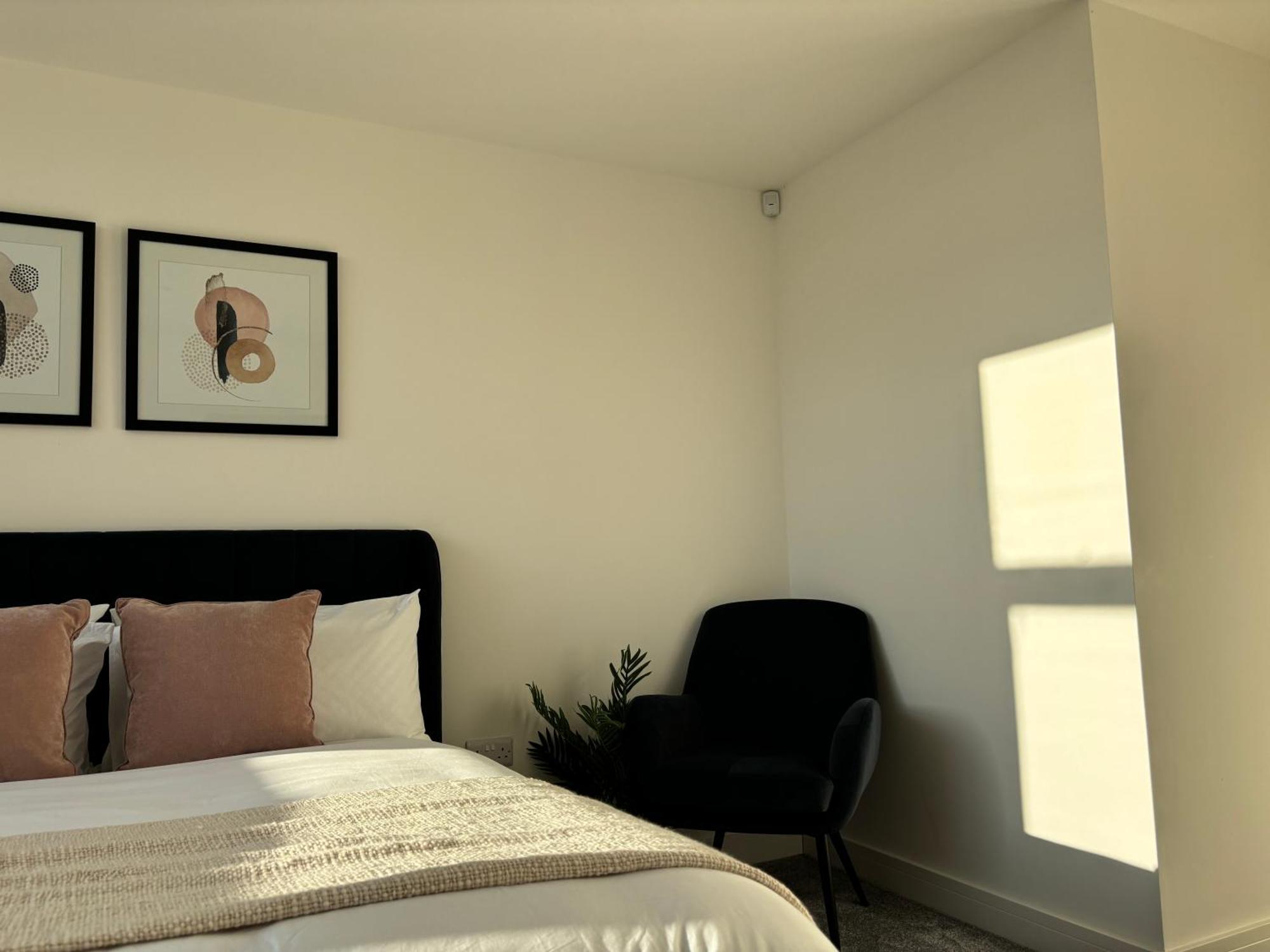 Manchester Apt, Free Parking, Business, Couples & Families Eksteriør billede