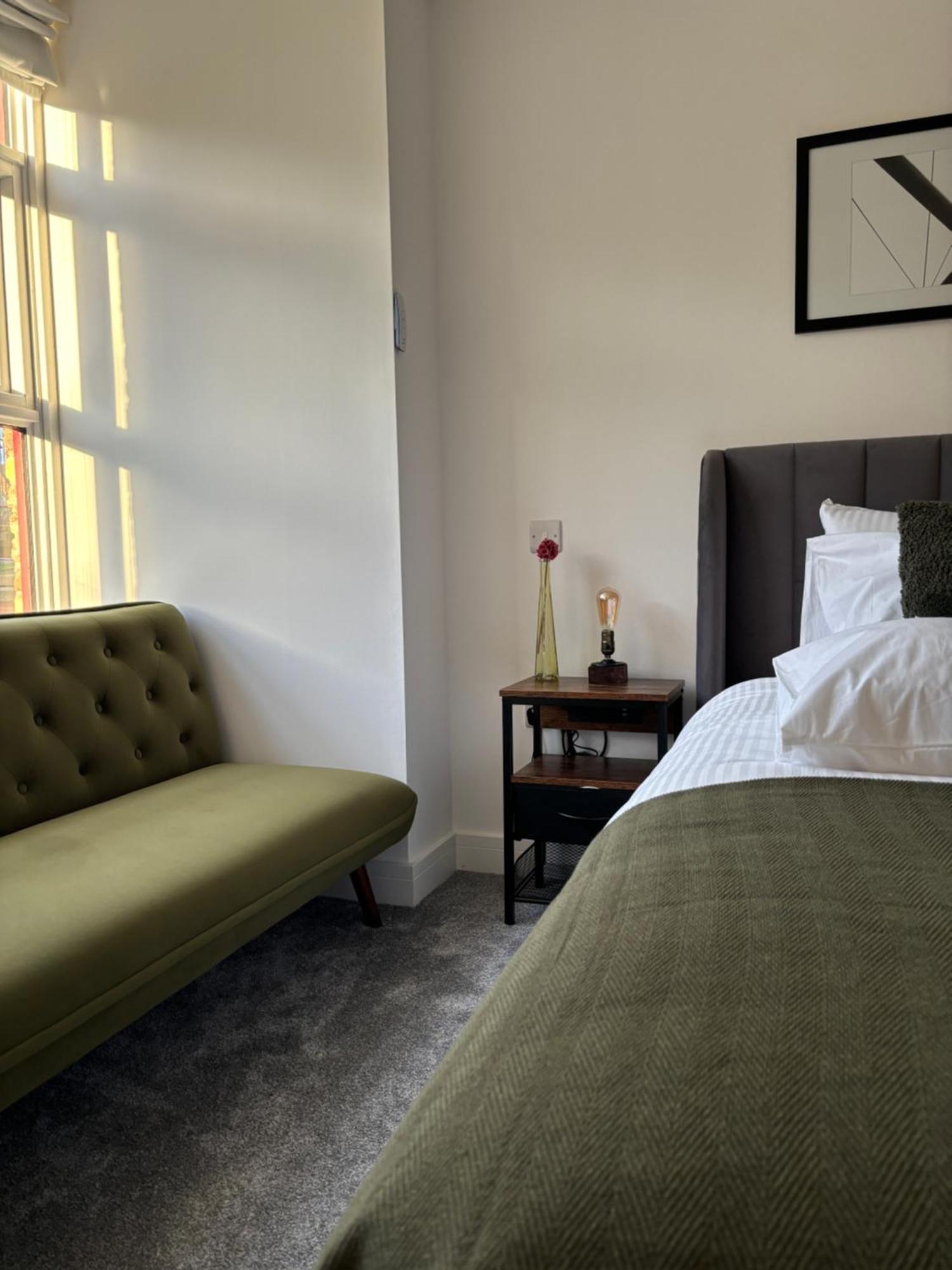 Manchester Apt, Free Parking, Business, Couples & Families Eksteriør billede